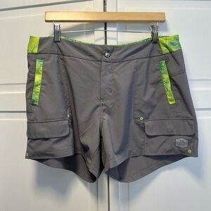 Realtree Fishing Shorts Size Women’s XL Color Gray And Green
